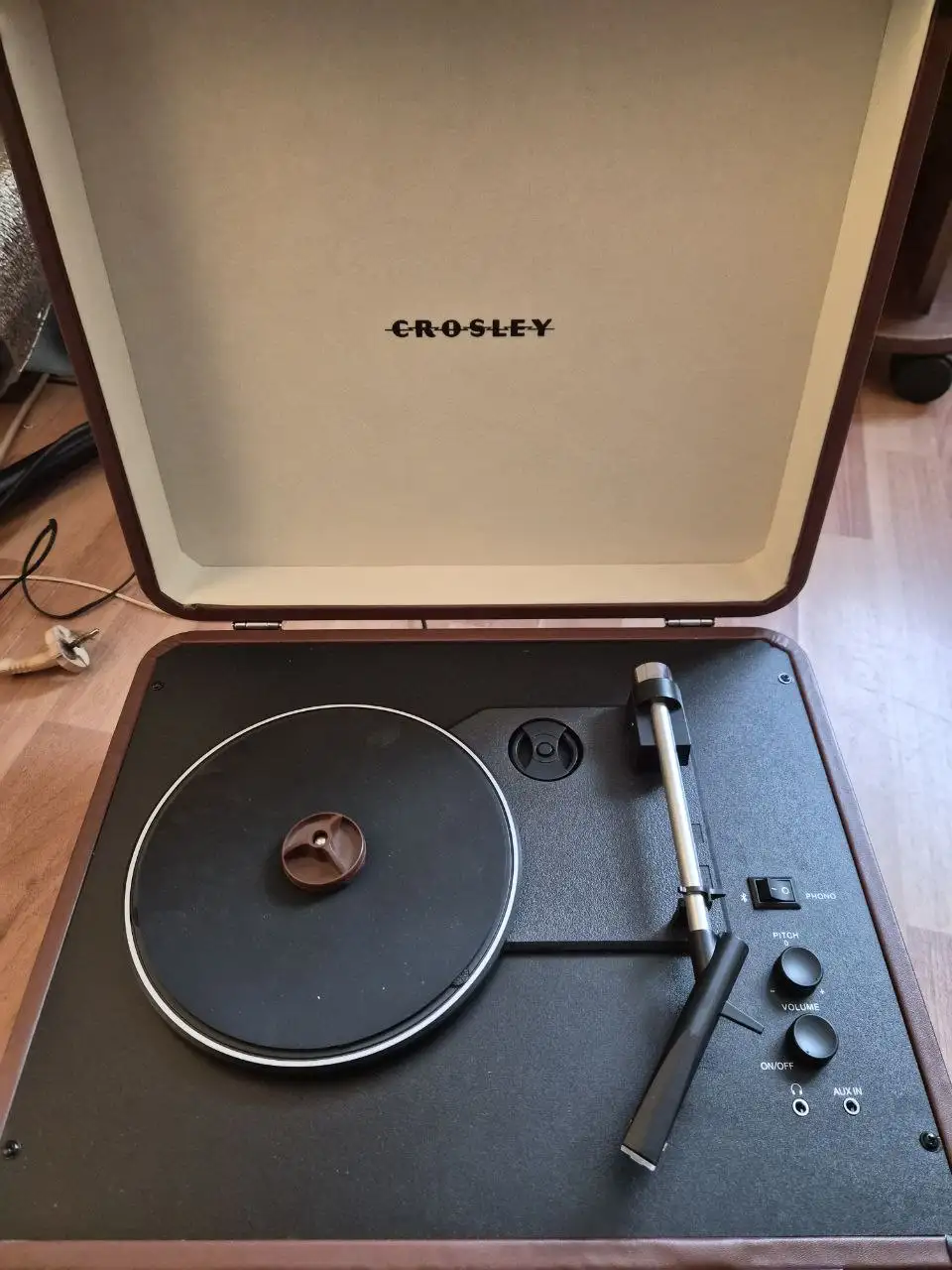 Продам виниловый проигрыватель с Bluetooth и виниловые пластинки - Аудиотехника (Электроника) в Хабаровск