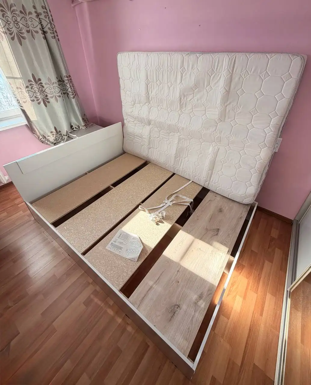 Кровать с матрасом 140x200 - Мебель (Барахолка) в Хабаровск