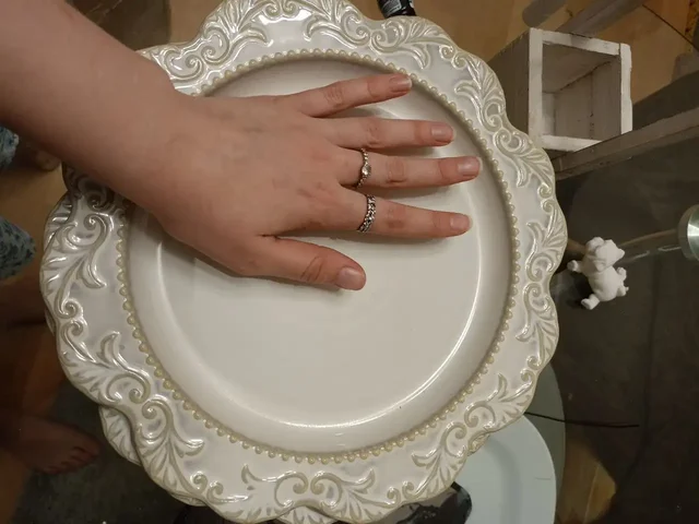 Тарелки керамические новые диаметром 28 см - Барахолка в Хабаровск