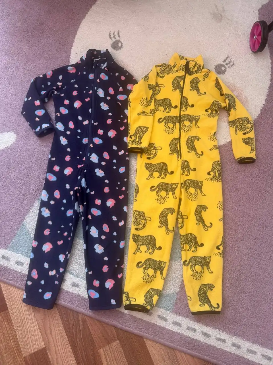 Два флисовых комбинезона 110-116 см - Детская одежда (Одежда) в Хабаровск