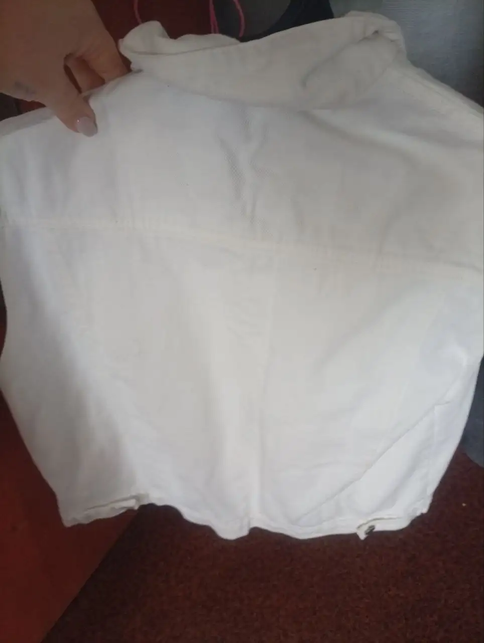 Продам вещи: безрукавка, куртка, угги - Верхняя одежда (Одежда) в Хабаровск