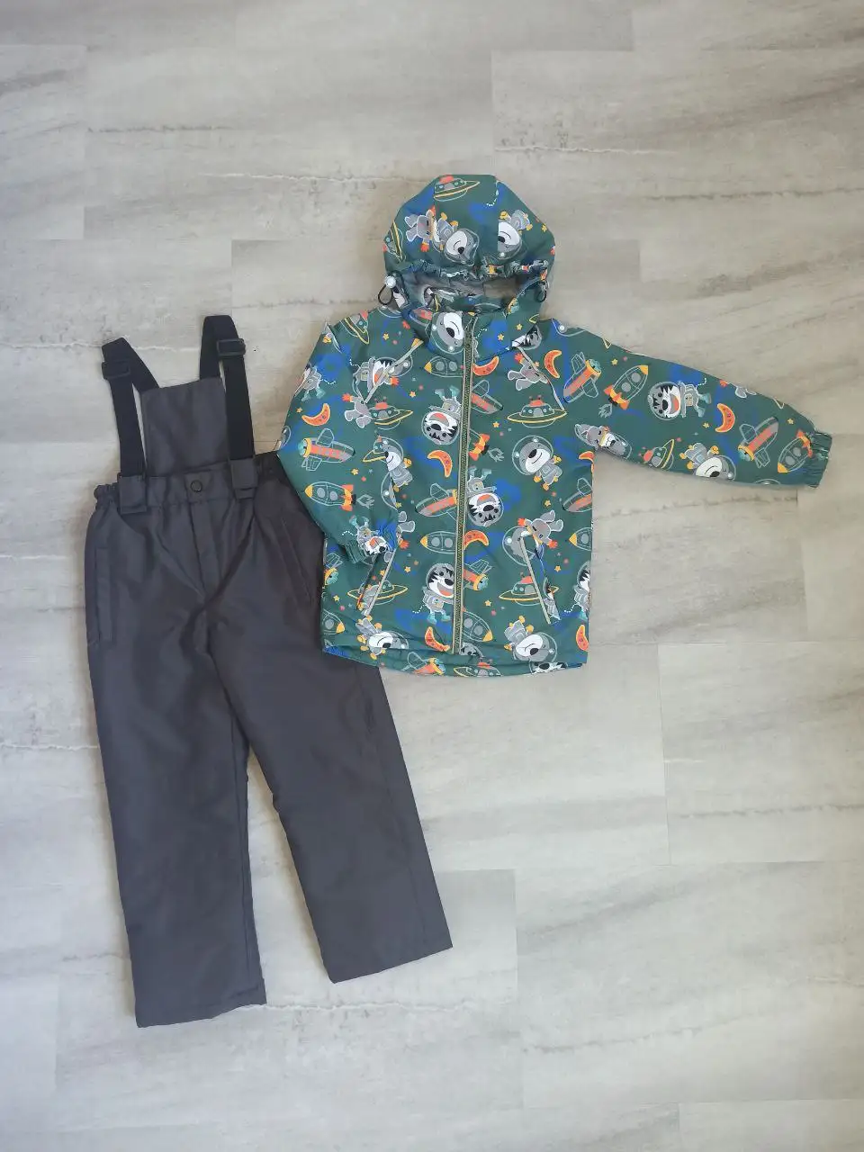 Костюм весна-осень размер 110 - Детская одежда (Одежда) в Хабаровск