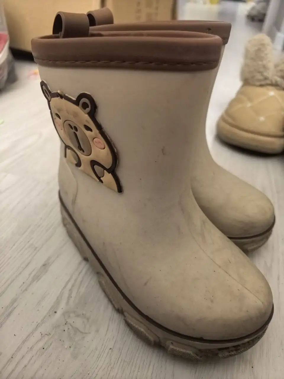 Продажа обуви и одежды - Обувь и верхняя одежда (Одежда) в Хабаровск