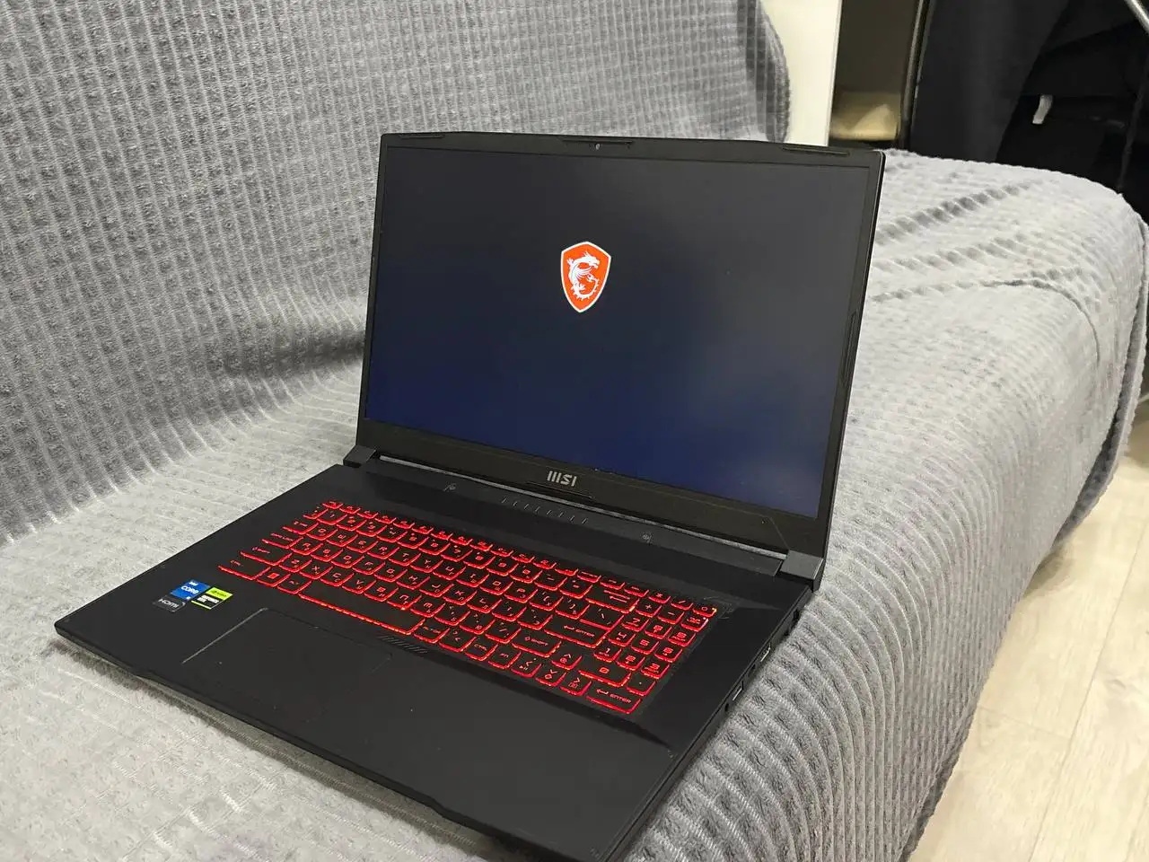 Ноутбук MSI Katana 17 B11UCX 897XRU в отличном состоянии - Ноутбуки (Электроника) в Хабаровск