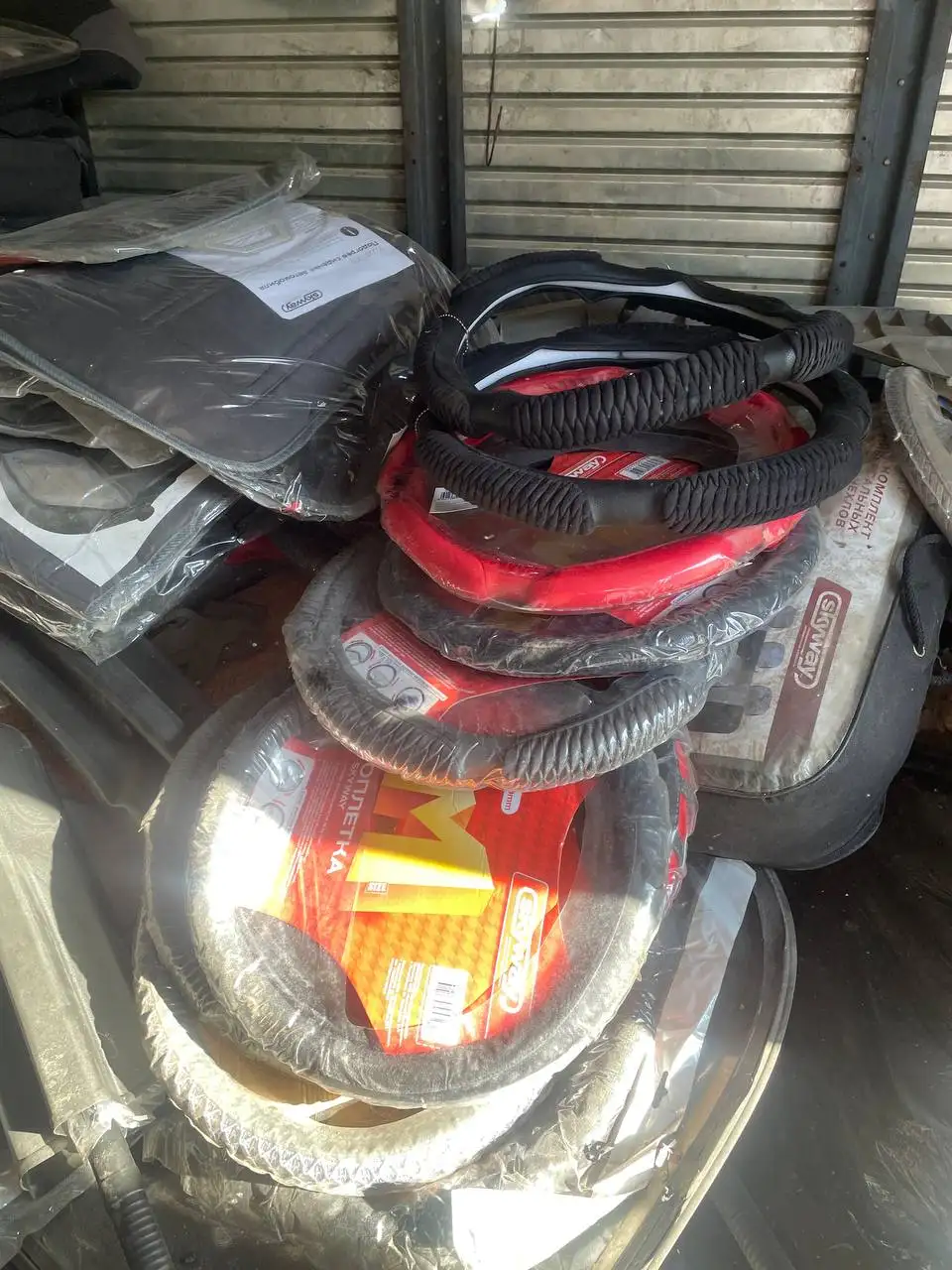 Продам автомобильные чехлы, оплетки руля, щетки и фары Mark 2 - Автоаксессуары (Авто) в Хабаровск