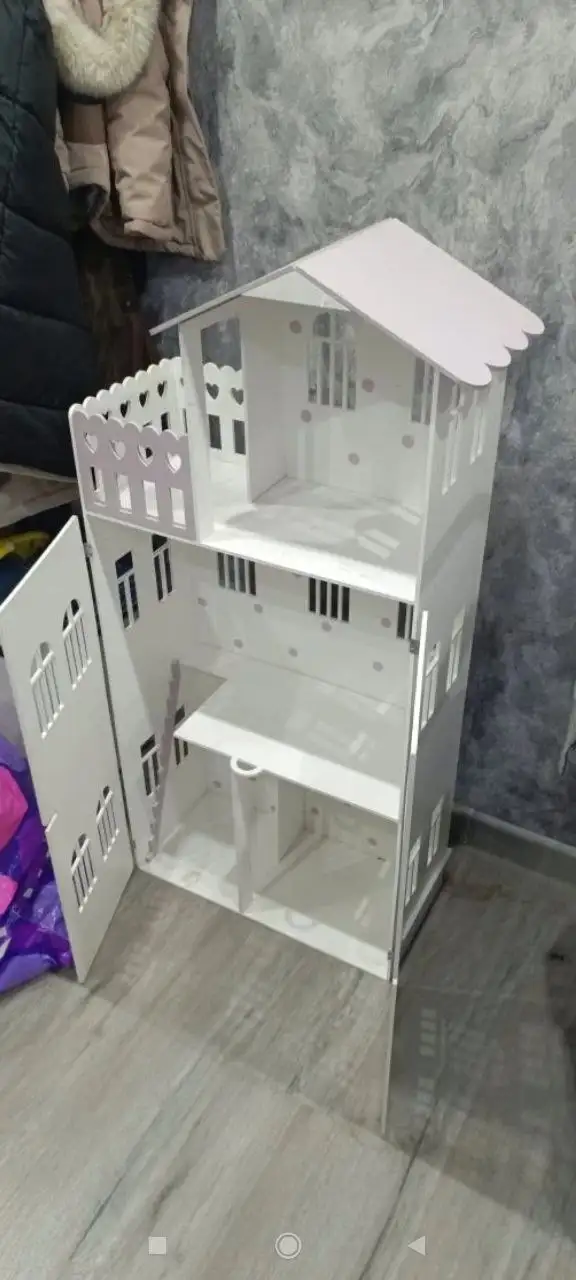 Домик для куклы с мебелью в отличном состоянии - Кукольные домики (Товары для детей) в Хабаровск