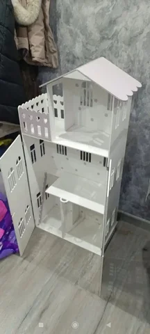 Домик для куклы с мебелью в отличном состоянии - Коляски в Хабаровск