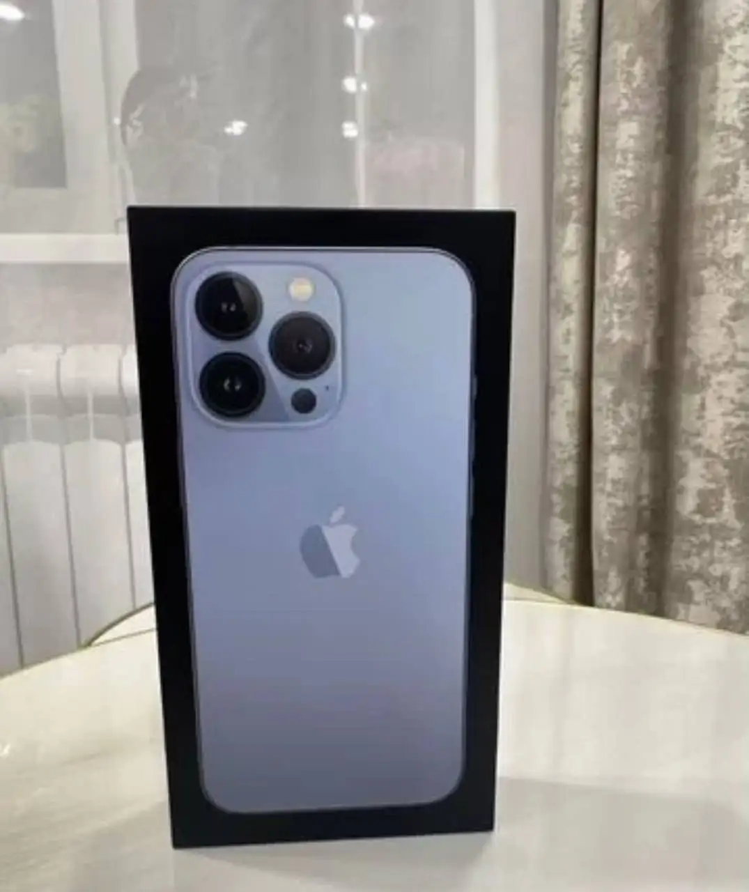 Продам iPhone 13 Pro с Apple Watch 5 - Смартфоны и аксессуары (Электроника) в Хабаровск