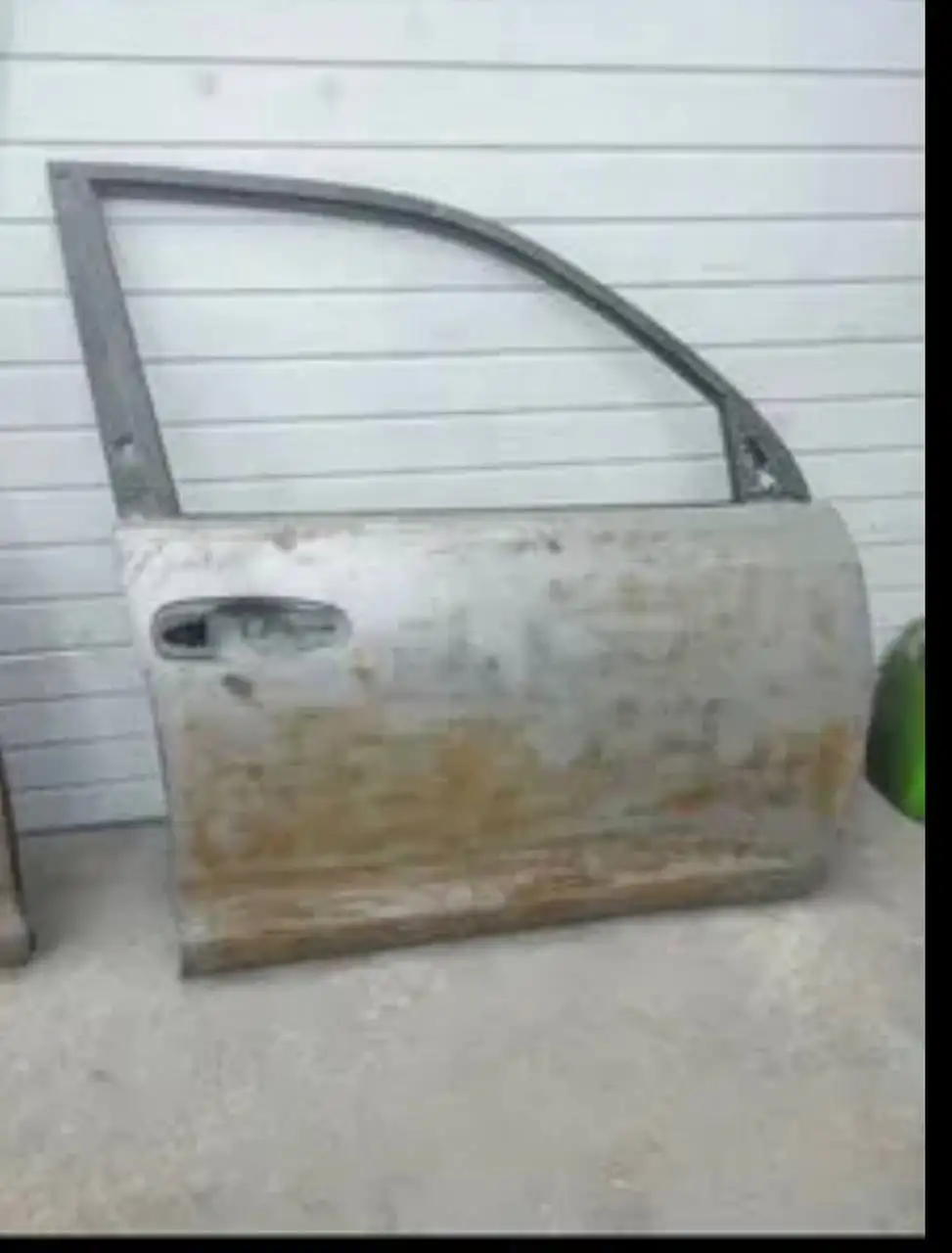 Продам две двери на Land Cruiser Prado под покрас - Запчасти (Авто) в Хабаровск