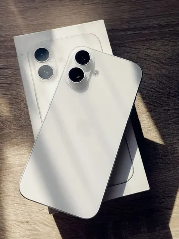 Продам iPhone 16 128Gb в отличном состоянии - Накопители данных в Хабаровск