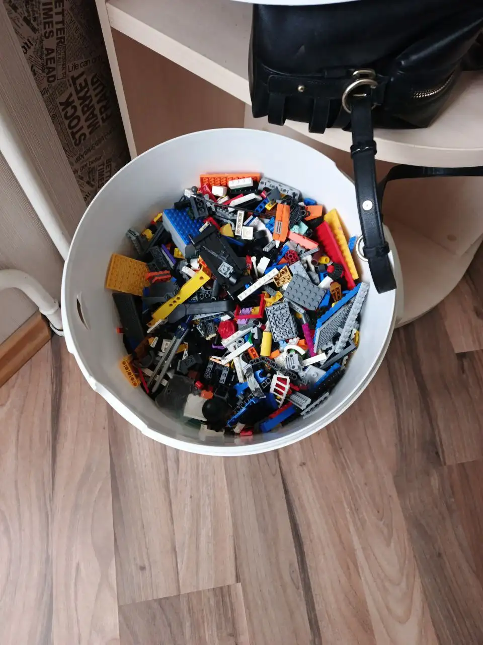 Продажа Лего 7.8 кг с бочкой для хранения - Конструкторы (Хобби и отдых) в Хабаровск