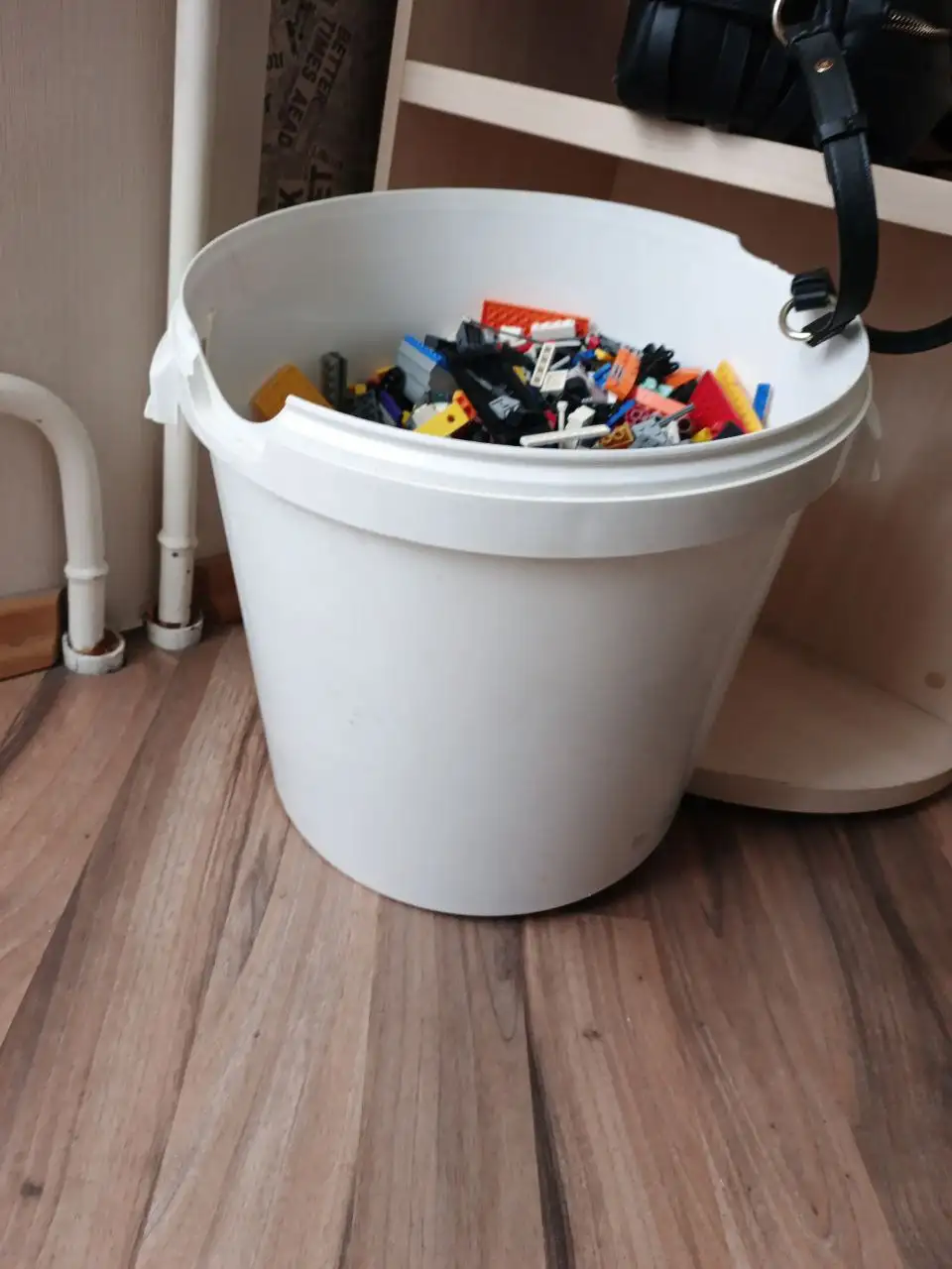 Продажа Лего 7.8 кг с бочкой для хранения - Конструкторы (Хобби и отдых) в Хабаровск