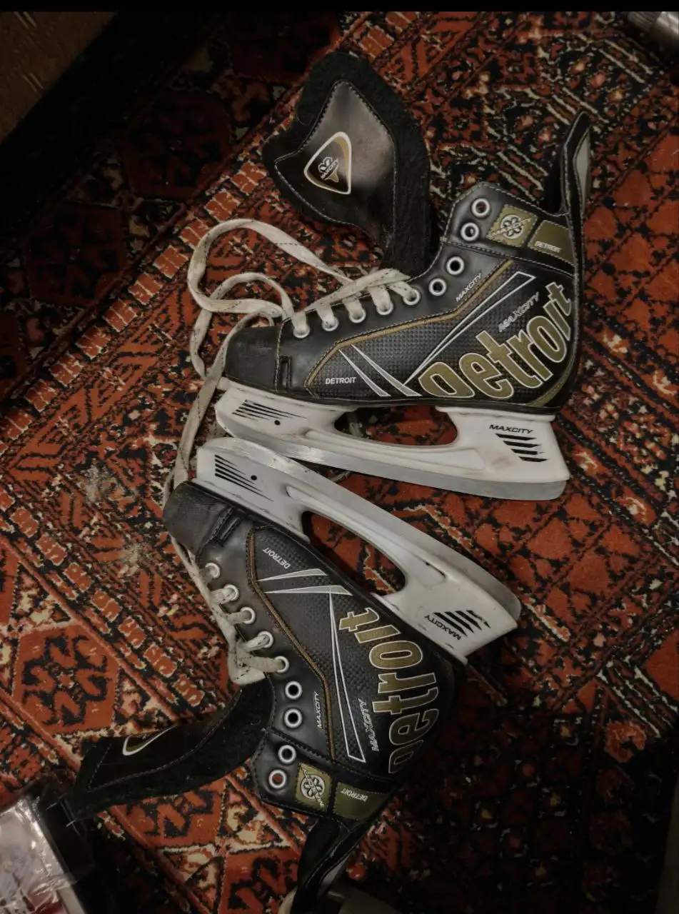 Продам коньки 42 размера - Барахолка в Хабаровск