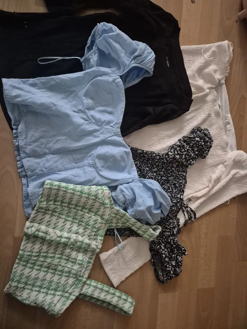 Вещи на девушку размера S-M (44) - Женская одежда (Одежда) в Хабаровск