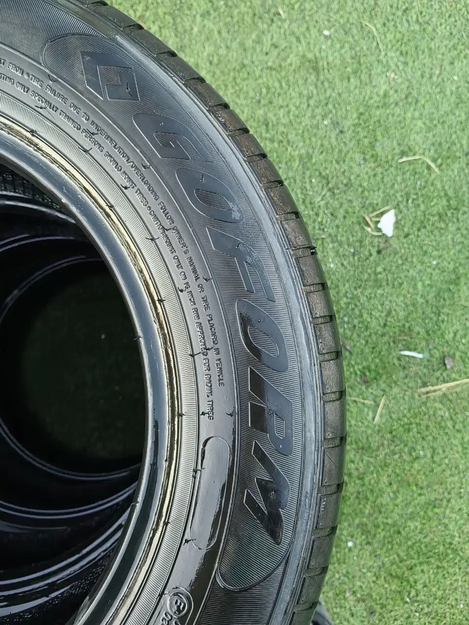 Продам резину с небольшим пробегом - Шины и диски (Запчасти) в Хабаровск