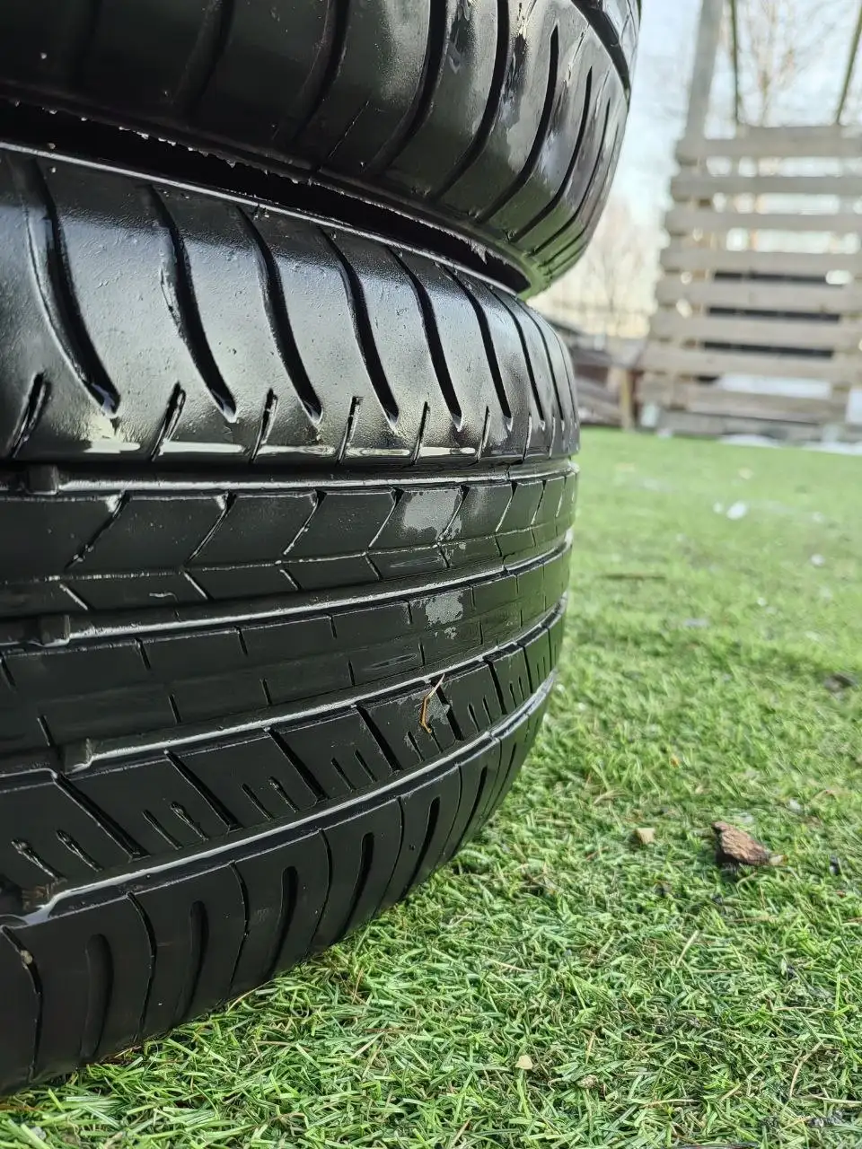 Продам резину с небольшим пробегом - Шины и диски (Запчасти) в Хабаровск