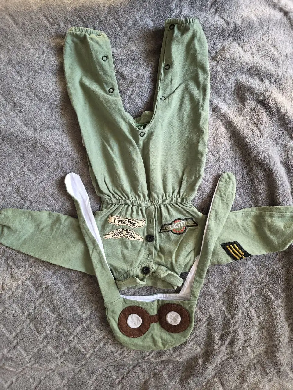 Костюмчик на мальчика не ношеный - Одежда для детей (Товары для детей) в Хабаровск