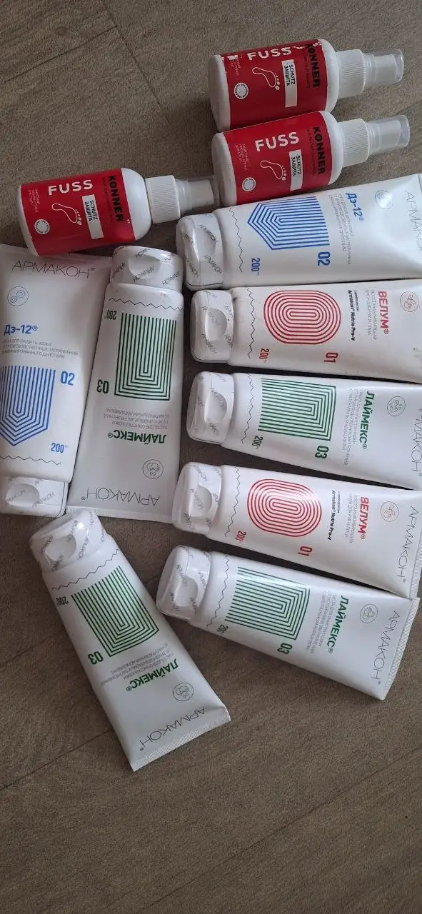 Продажа стула, компьютерного стола, чистящих и противогрибковых средств - Барахолка в Хабаровск