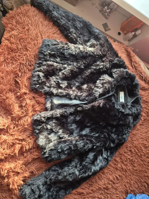 Верхняя демисезонная одежда S-M - Сумки в Хабаровск