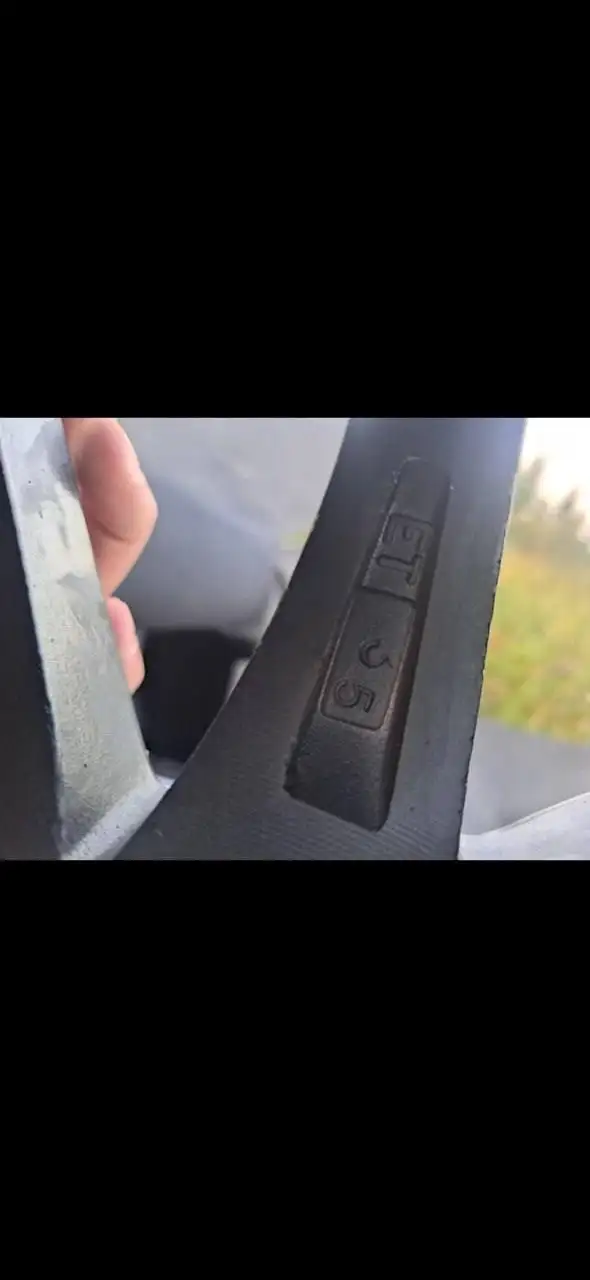 Продажа шин 225/45/18 - Шины и диски (Запчасти) в Хабаровск