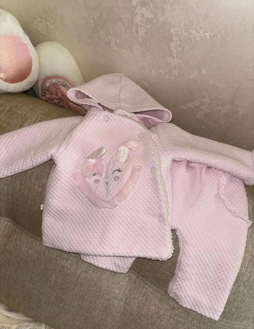 Утепленный детский костюмчик Caramell + ботики для малышей - Детская одежда (Товары для детей) в Хабаровск