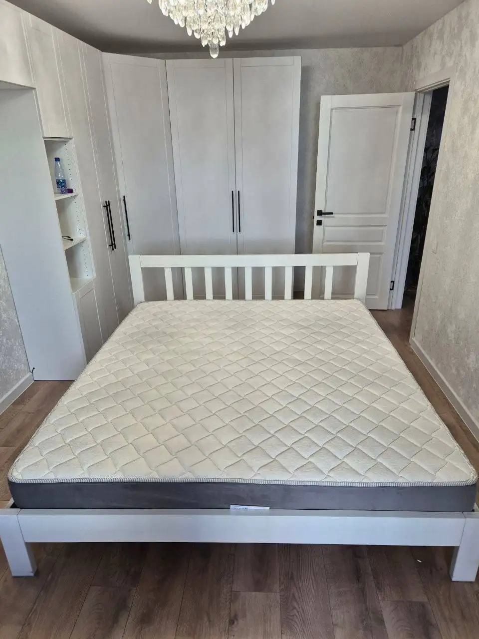 Кровать двухспальная 180х200 - Мебель (Барахолка) в Хабаровск