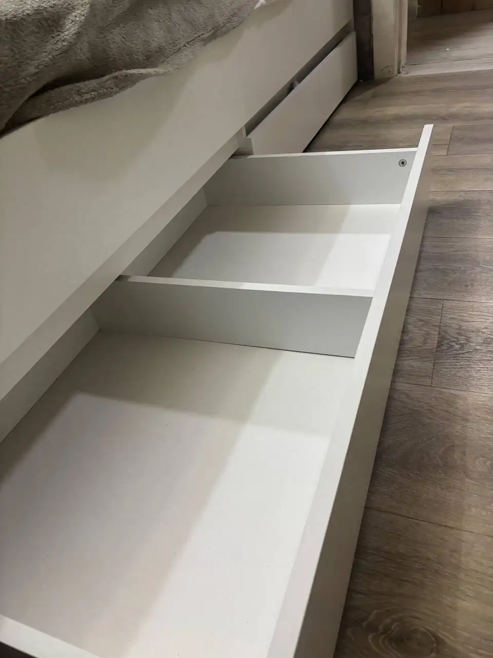 Продам двуспальную кровать с матрасом - Мебель (Барахолка) в Хабаровск