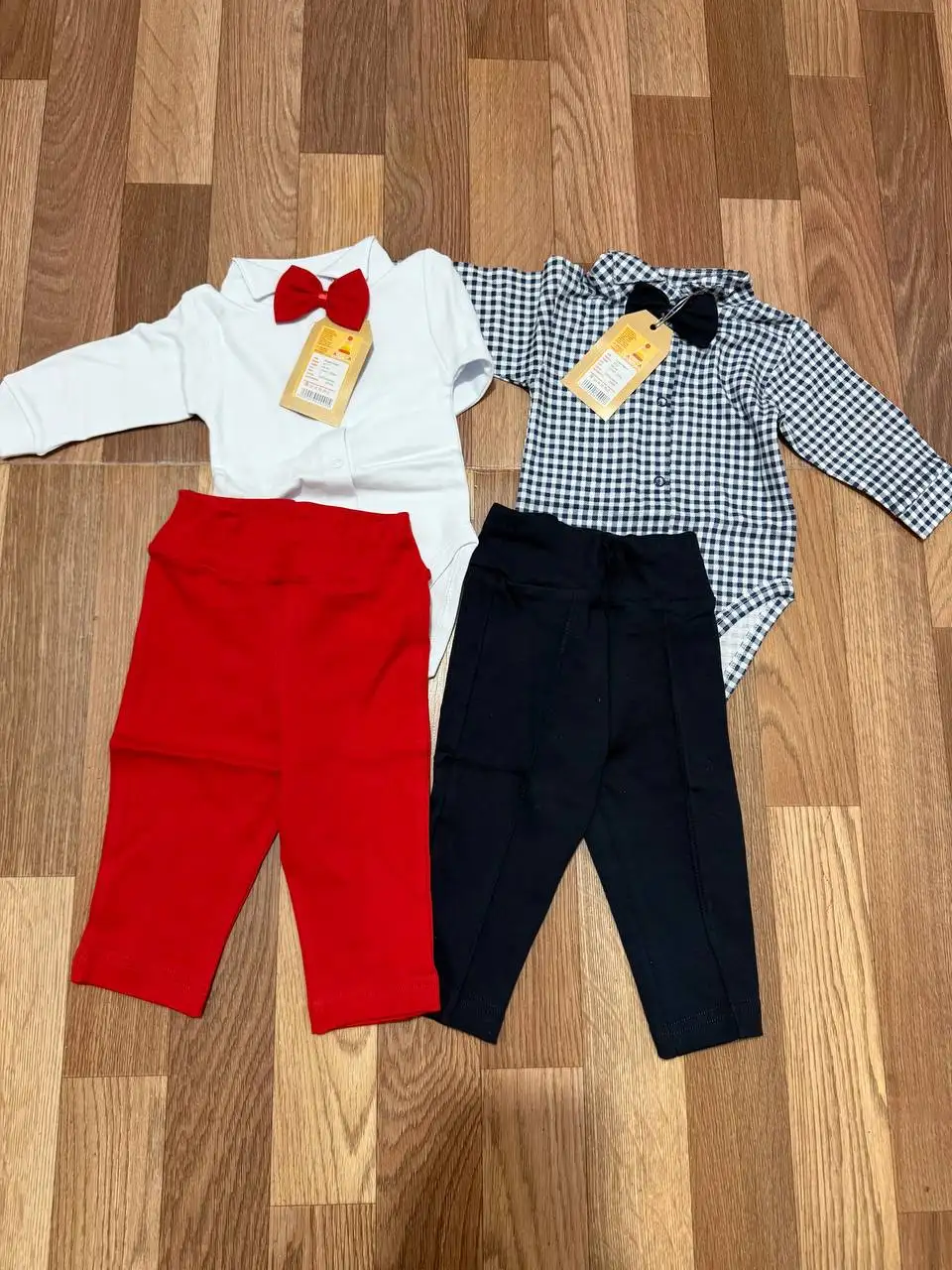 Два новых костюмчика на рост 68 см - Одежда для детей (Товары для детей) в Хабаровск