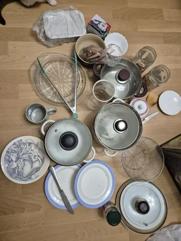 Мешок посуды в обмен на фрукты - Часы в Хабаровск