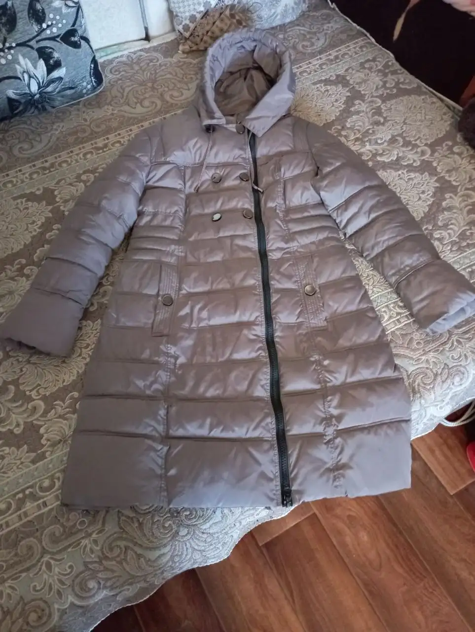 Продам пуховик на весну и осень - Одежда в Хабаровск