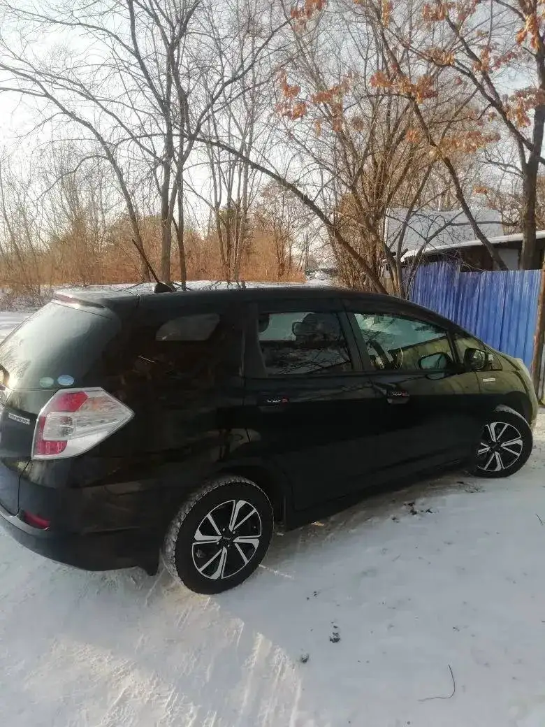 Продам гибрид Toyota Prius 2013 года - Гибридные автомобили (Авто) в Хабаровск