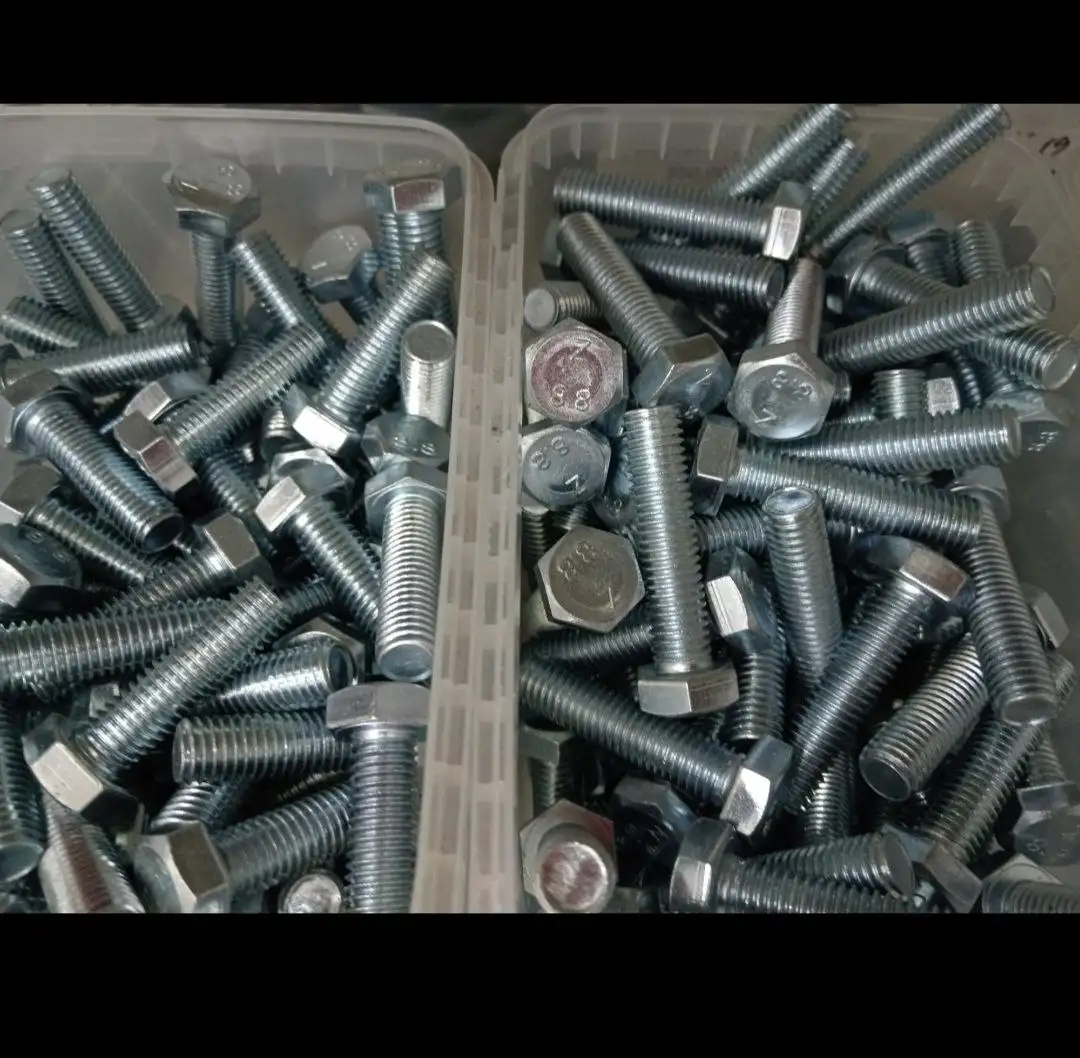 Болты и гайки - Запчасти в Хабаровск