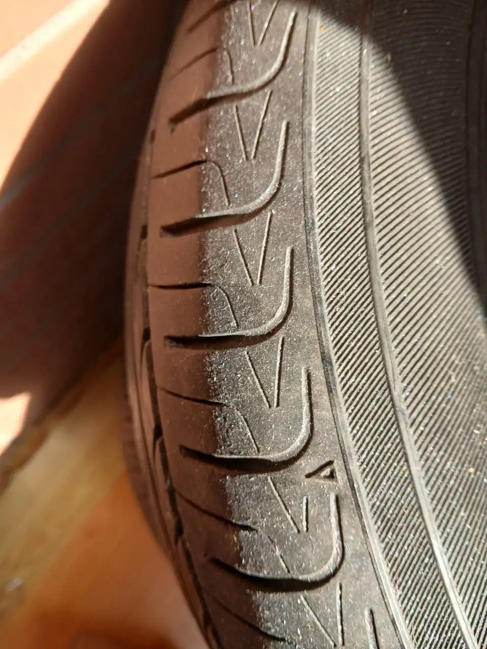 Резина Yokohama 185/65R14 б/у - Шины и диски (Авто) в Хабаровск