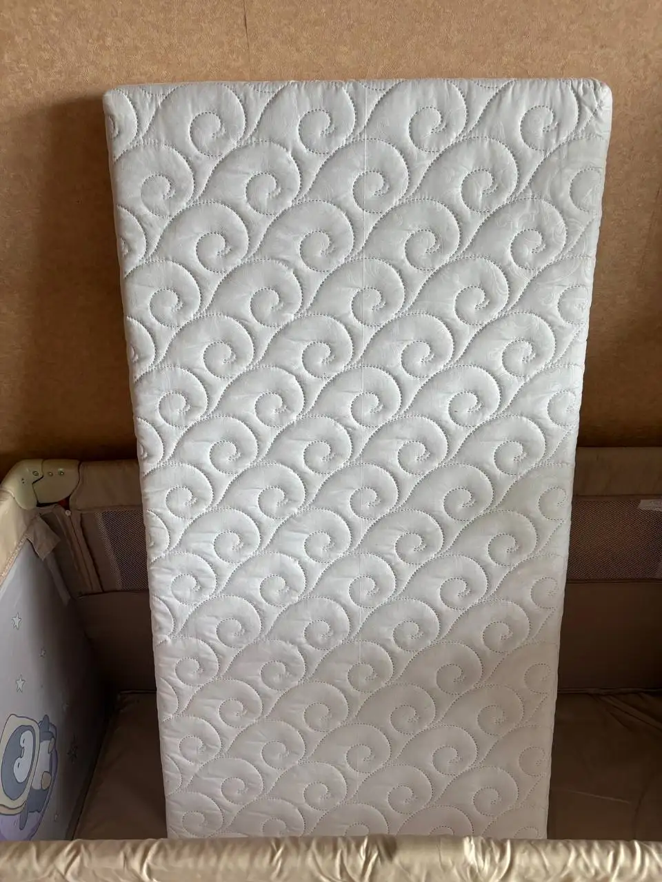 Продам кроватку-манеж с матрасом - Кроватки и манежи (Товары для детей) в Хабаровск