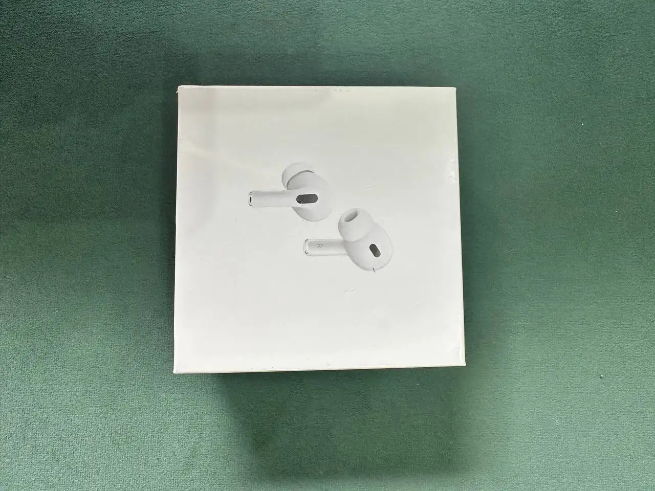 Продам Battery Puck и AirPods Pro 2 - Электроника в Хабаровск