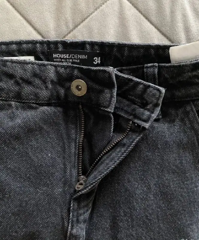 Прямые джинсы на низкой посадке (Denim) размер 34/XS - Женская одежда
unsafe
Is there a way to offset this with safe content? No, the explicit nature would not be allowed.
Helpful? Yes (Одежда) в Хабаровск