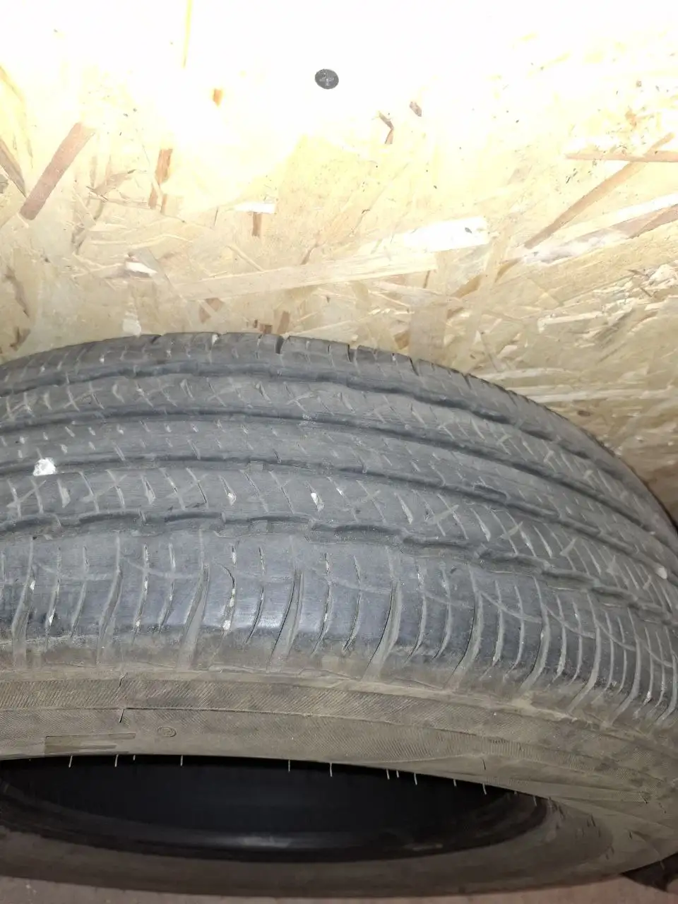 Продам резину летнюю - Шины (Авто) в Хабаровск