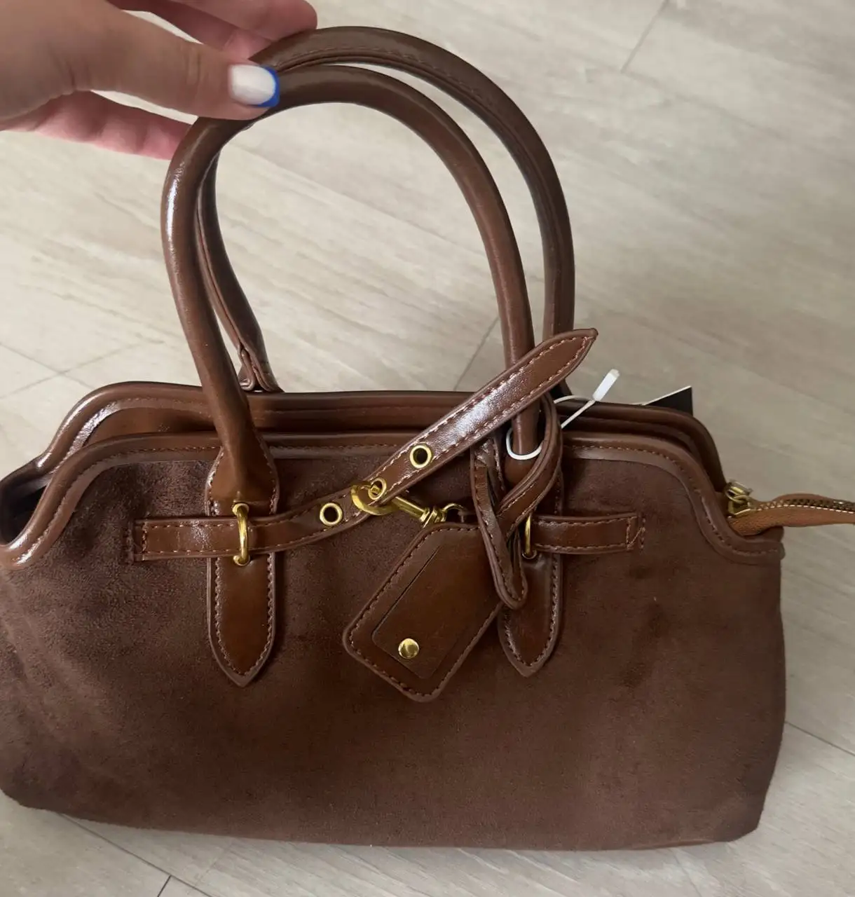 Продам реплику сумки Miu Miu - Аксессуары (Одежда) в Хабаровск