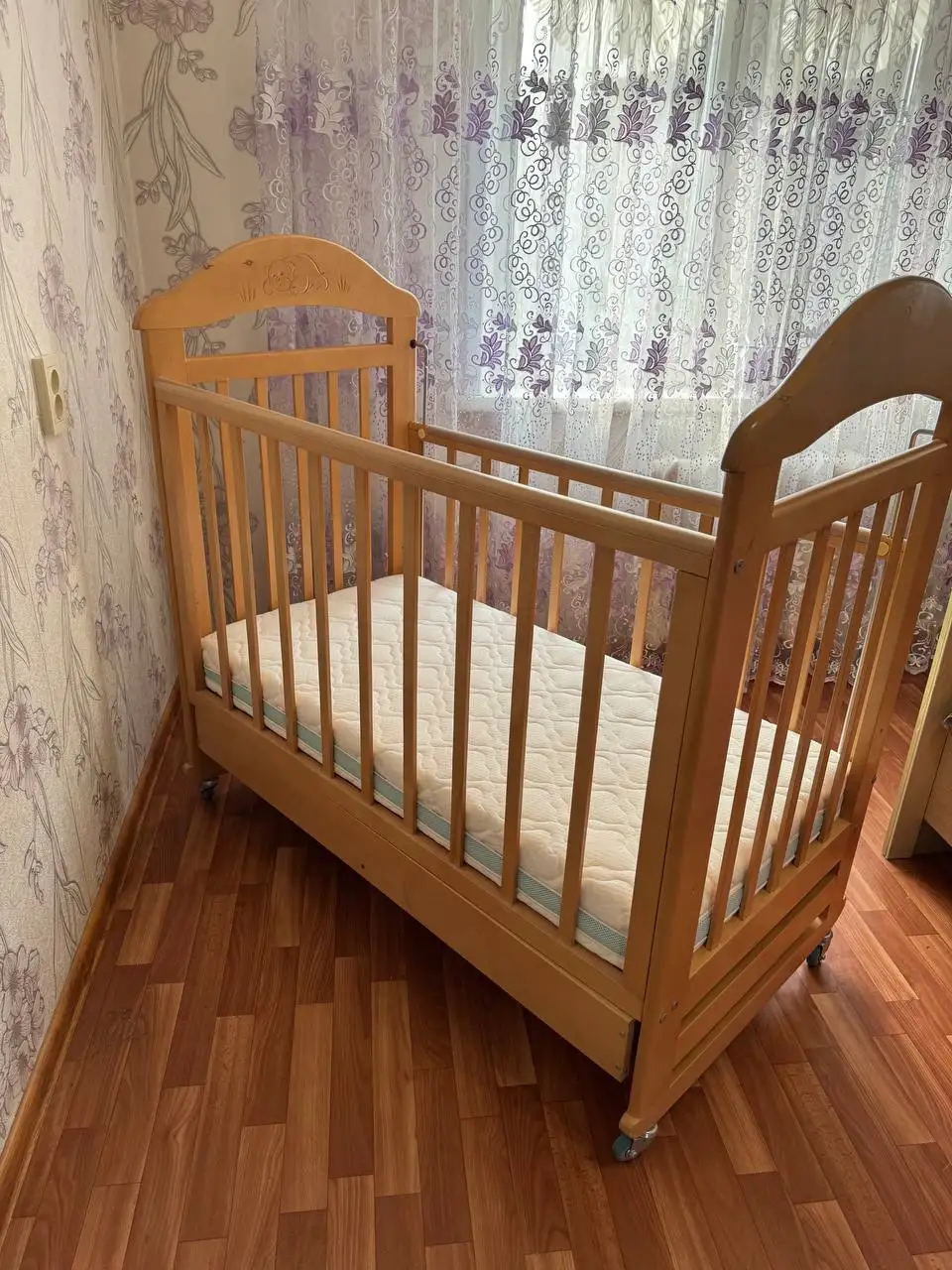 Продам кровать детскую срочно - Товары для детей в Хабаровск