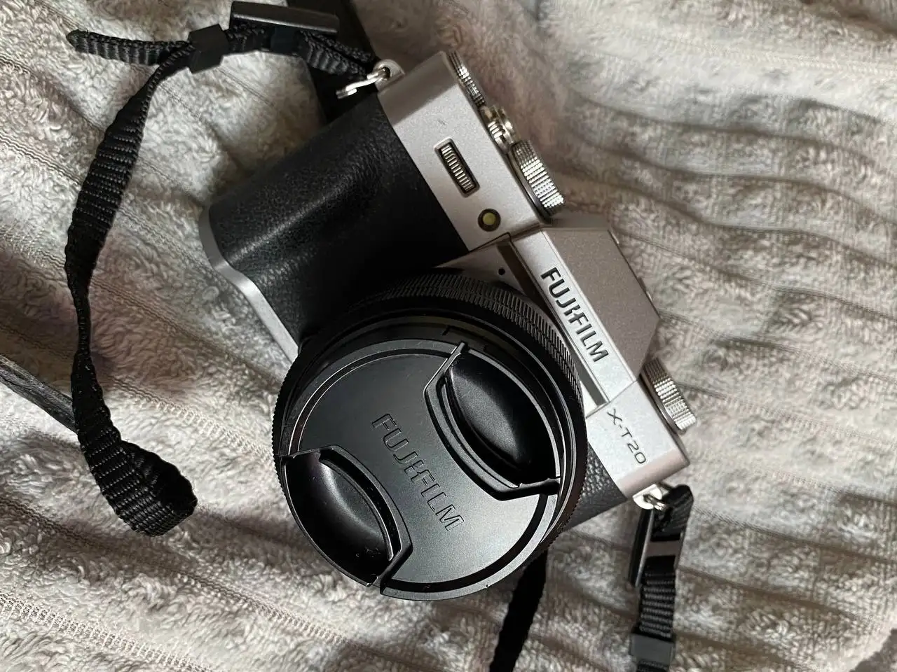 Продам фотоаппарат Fujifilm X-T20 kit 15-45mm - Фото и видеотехника (Электроника) в Хабаровск