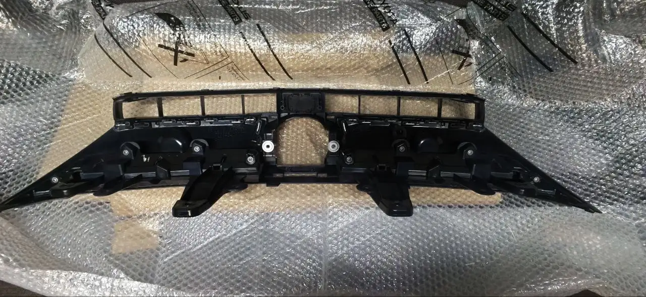 Решетка радиатора Toyota Harrier ZSU 60-65 - Запчасти для иномарок (Авто) в Хабаровск