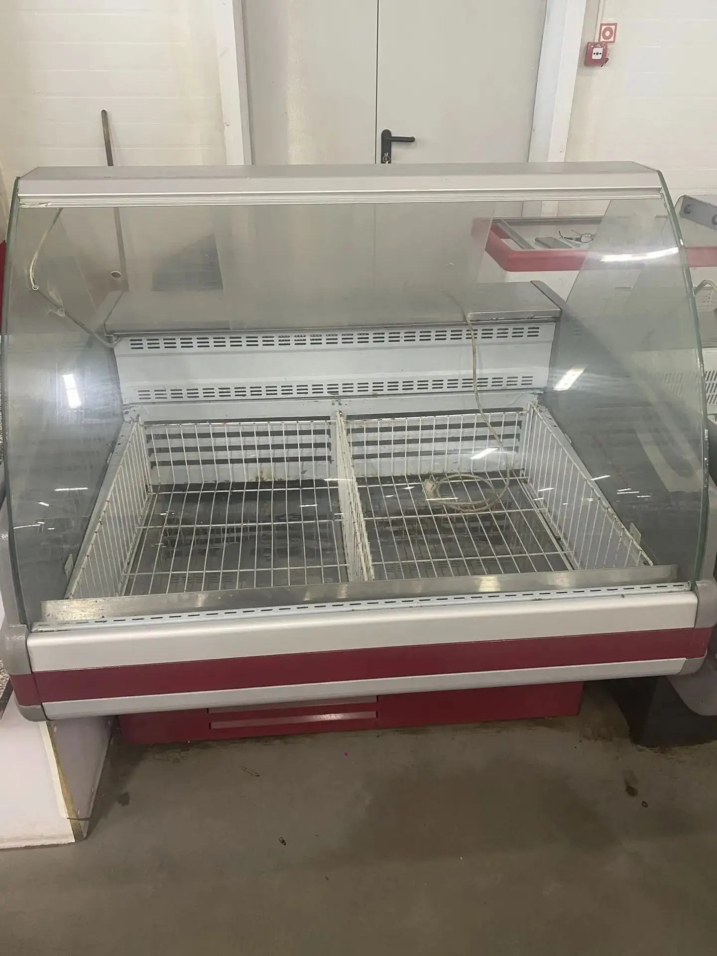 Продам морозильные витрины - Барахолка в Хабаровск