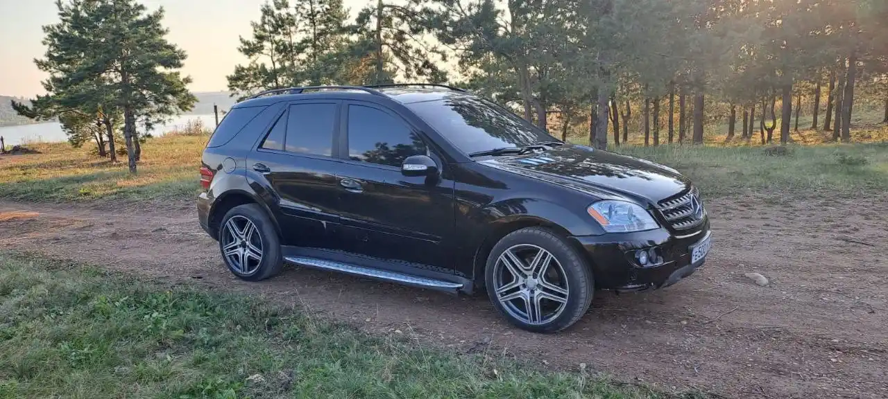 Продам Мерседес ML 350 2005 год