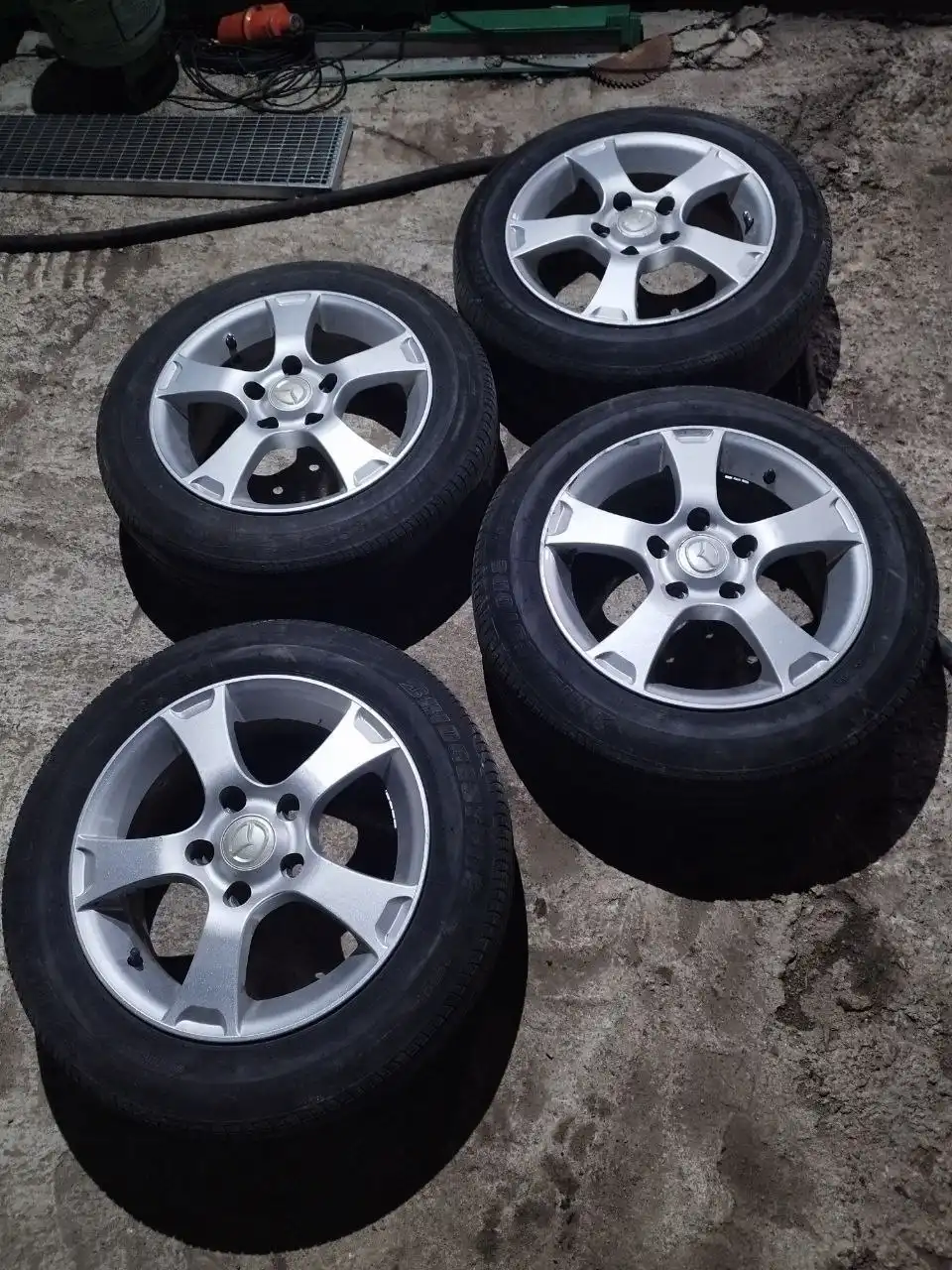 Продам диски с резиной