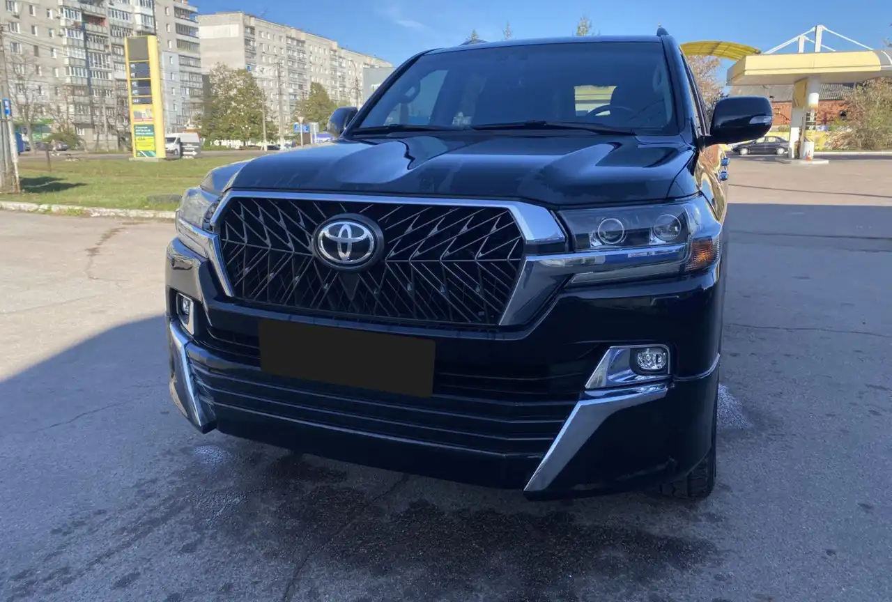 Toyota Land Cruiser 200 - Легенда Внедорожья