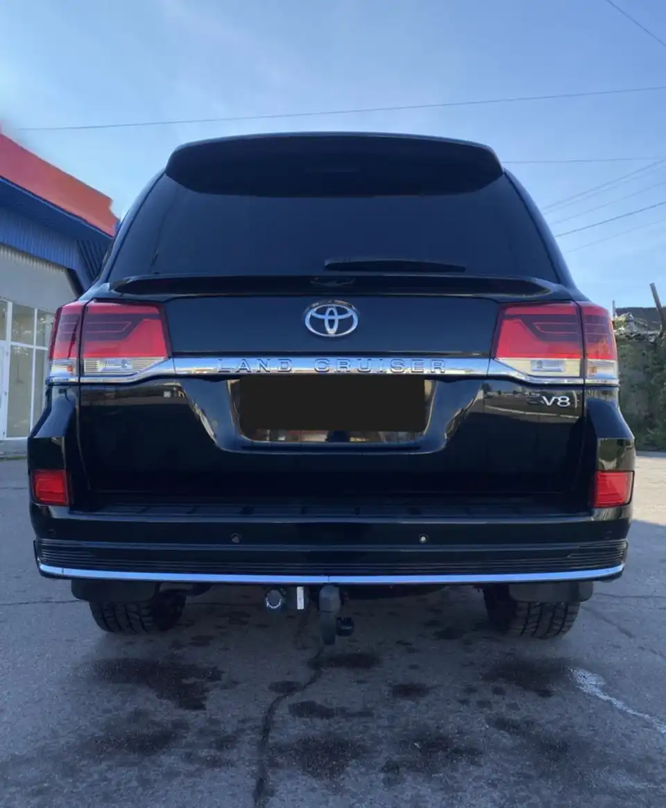 Toyota Land Cruiser 200 - Легенда Внедорожья