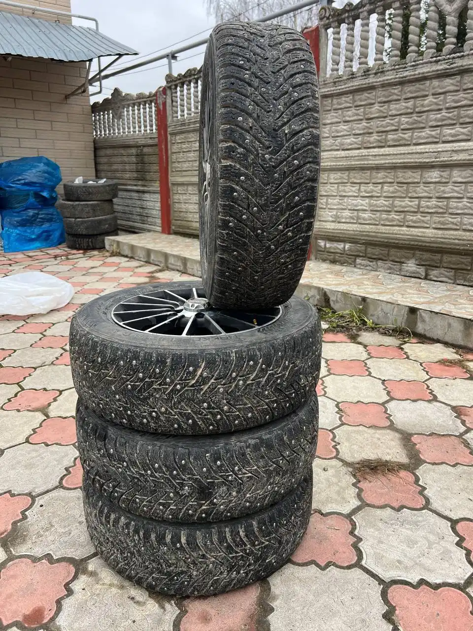 Комплект зимней резины на литье для Лада Калина