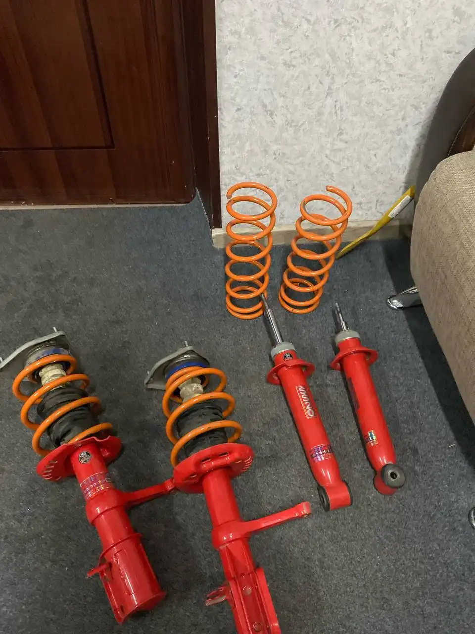 Продажа запчастей ВАЗ Калина: стойки СС20, двигатель, коробка, двери