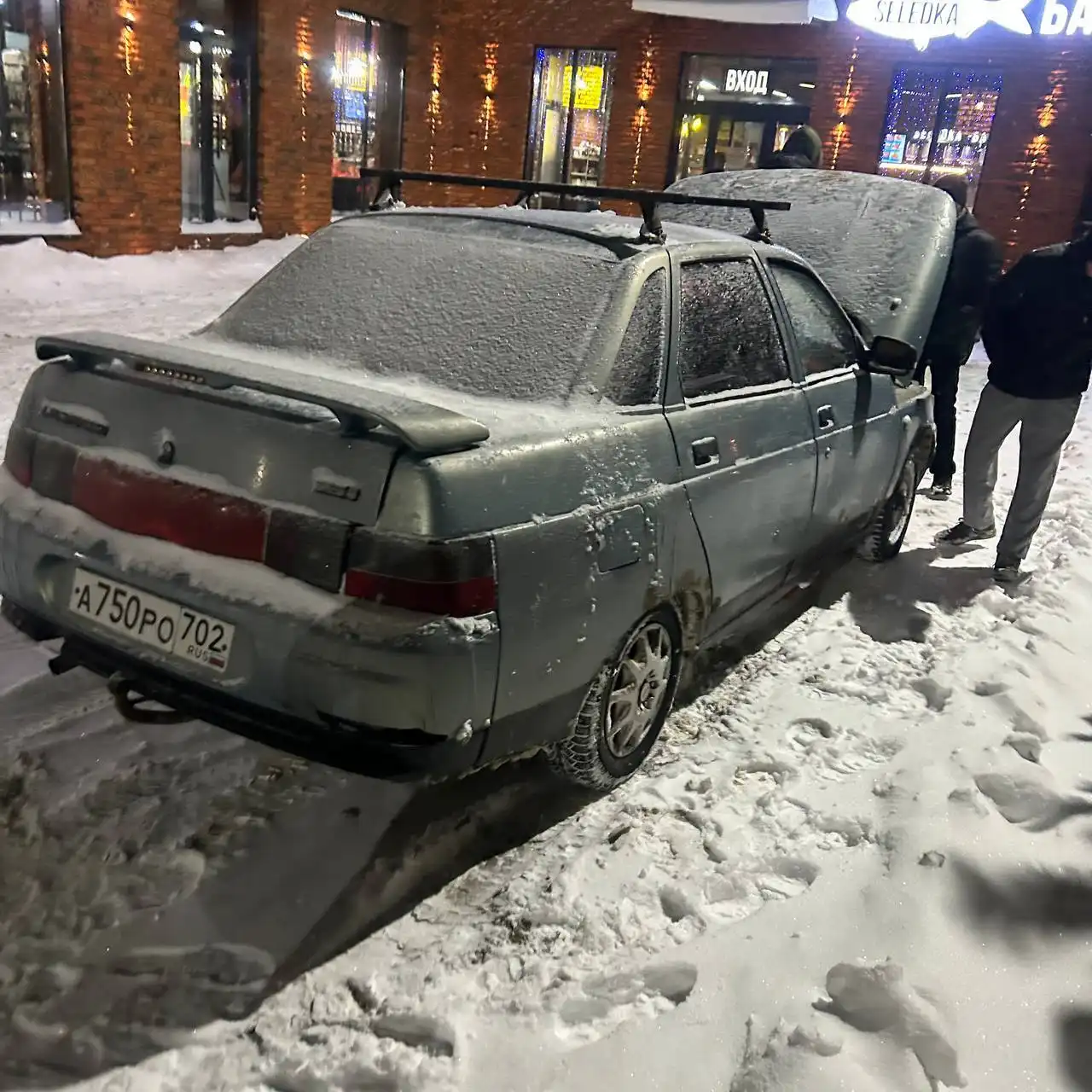 ВАЗ 2110 инжектор 2002 года