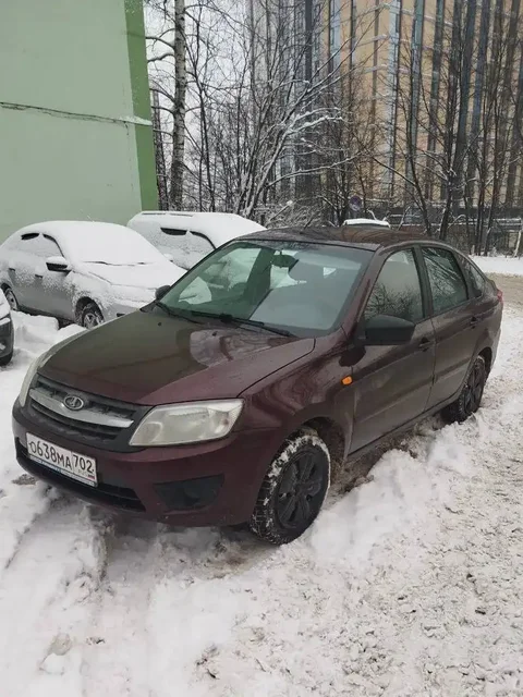 Lada Granta Liftback 2015 года выпуска - Авто в Уфа